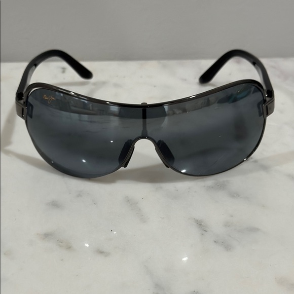 Maui Jim Maka MJ 513 02 Gunmetal Black Frame + Grey Polarized Sunglasses main image 8